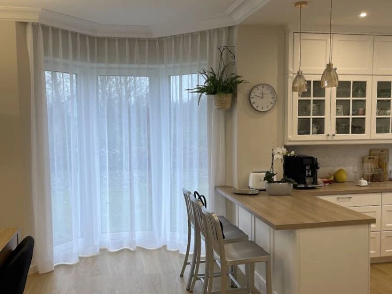 Firany lniane w domu w Deszcznie — realizacja Tapparella