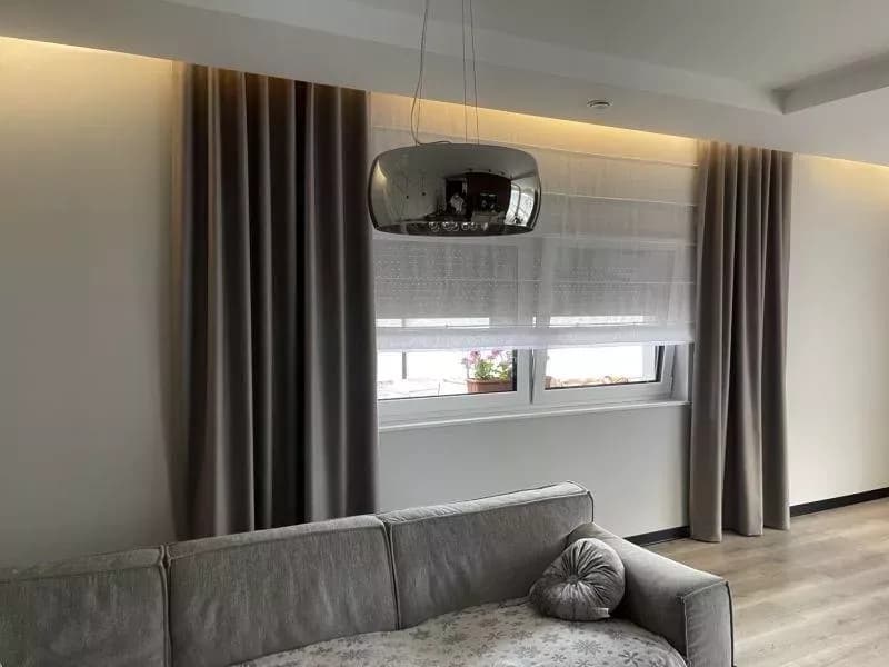 Rolety zewnętrzne na budynku w Szczecinie — realizacja Tapparella