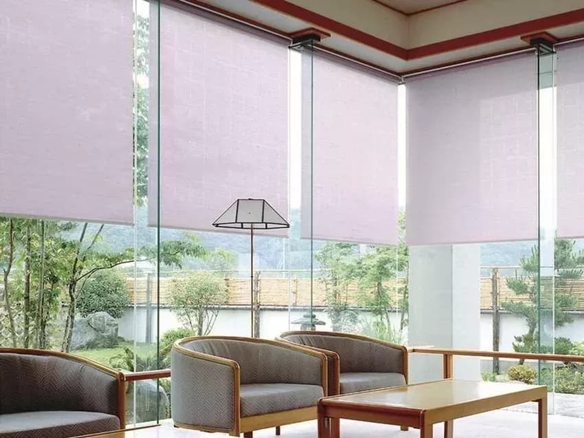 Rolety materiałowe — sypialnia